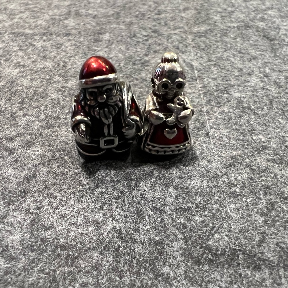 PANDORA St. Nick and Mrs. Claus charm pair
